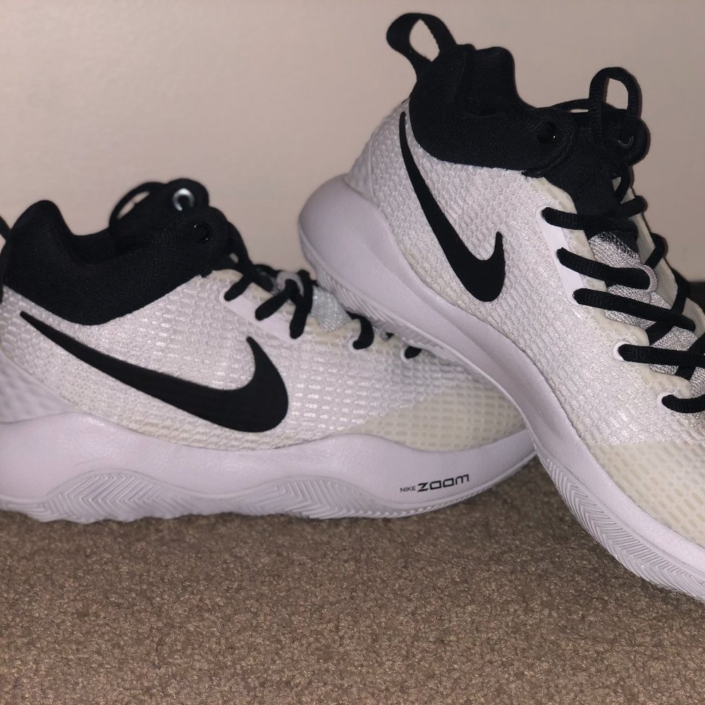 Nike Zoom White and Black Basketball Shoes